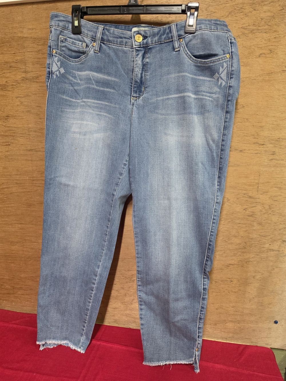 Vintage America Light Wash Cropped Distressed Boho Inspired Jeans 14